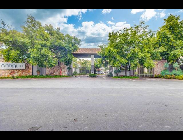 1 BEDROOM APARTMENT FOR SALE IN BRYANSTON